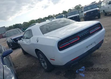 2015 Dodge Challenger Sxt z USA, uszkodzony, nr VIN 2C3CDZAG4FH724445